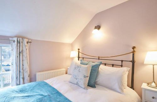 Hinderwell House | Host & Stay - Honey Cottage