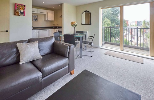 Worcester Apartment | Host & Stay | Newport House Apartment