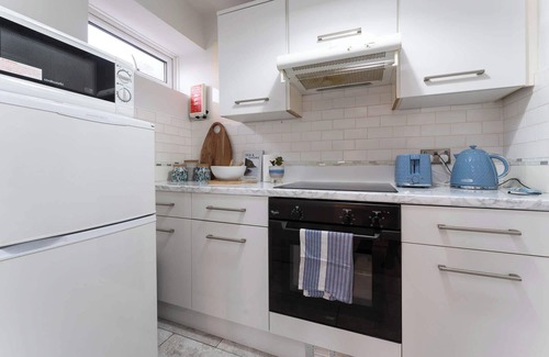 Kemptown Apartment | Host & Stay | Sea View Marine Parade
