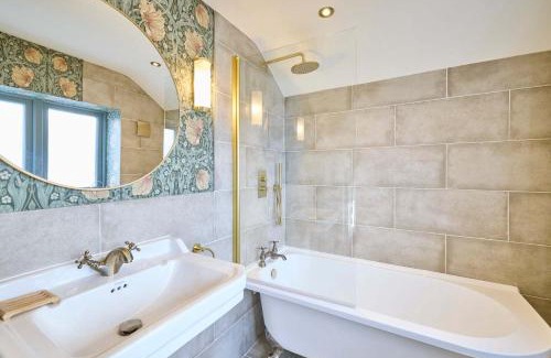 Goathland House | Host & Stay - The Lodge