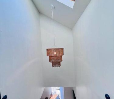 West End Apartment | Host your group - West End Sea Captain Home