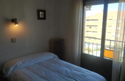 Mora Hotel | Hostal agripino y Restaurante asiático