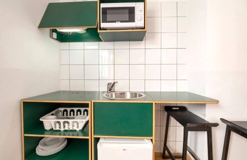 Sant Adria de Besos House | Hostal Athenas