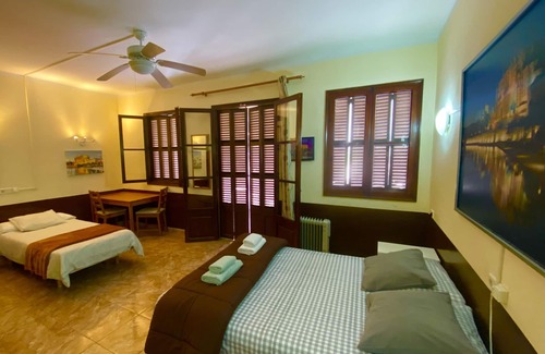 El Arenal Hostel | Hostal Atlanta