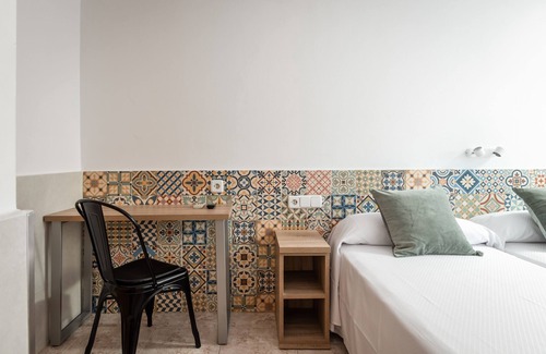 Hostafrancs House | Hostal Baler