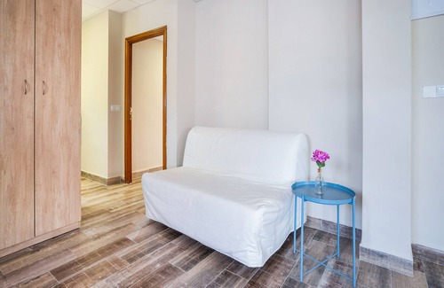 Tarragona Hotel | Hostal El Patio de la Luna by Vivere Stays