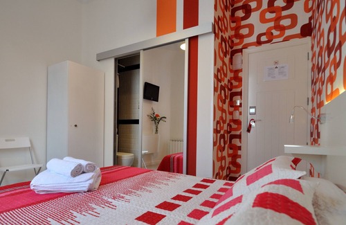 Embajadores Hotel | Hostal Far Home Plaza Mayor