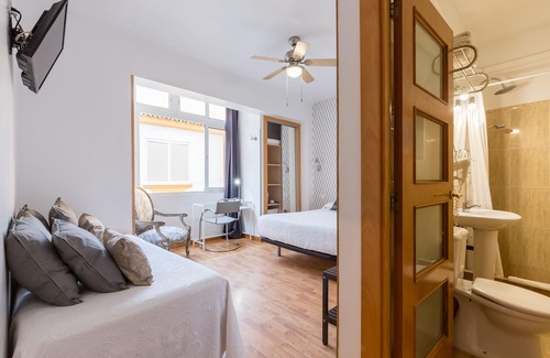 Torremolinos House | Hostal Guadalupe