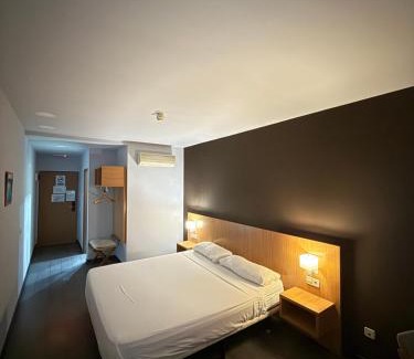 Casco Historico de Vallecas Hotel | Hostal Mediterranea