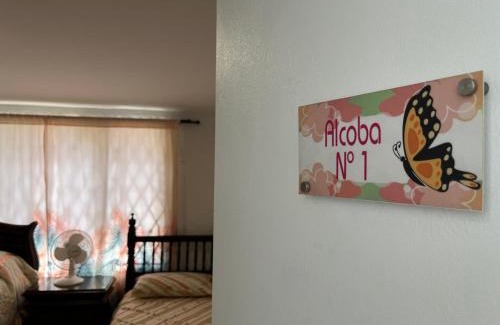 Santa Fe House | Hostal Monarca