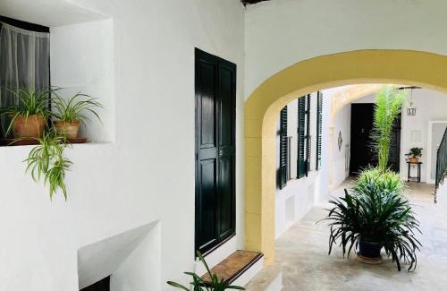 La Llotja-Born House | Hostal Pons