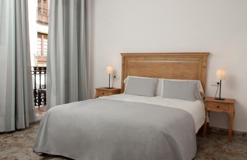 Arenys de Mar House | Hostal Portofino