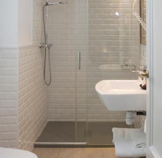 Arenys de Mar House | Hostal Portofino