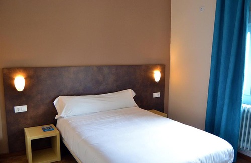 Guarroman House | Hostal Restaurante Los Mellizos