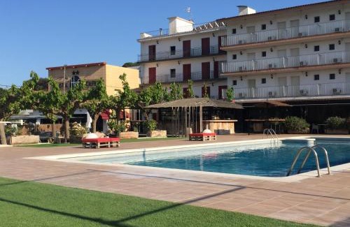 Palafolls House | Hostal SolFina