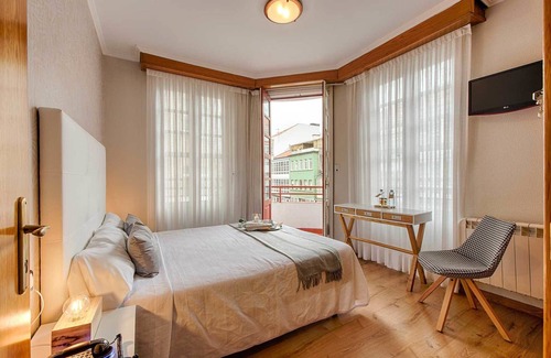 Ferrol House | Hostal Zahara