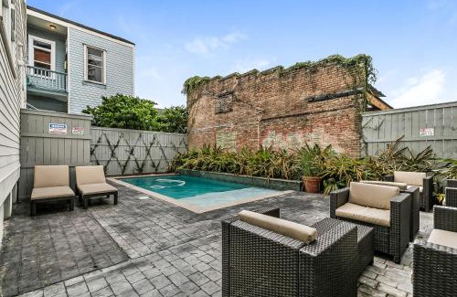 Faubourg Lafayette Apartment | Hosteeva 3 BR Cottage Close to St Charles 5 m Ride to FQ
