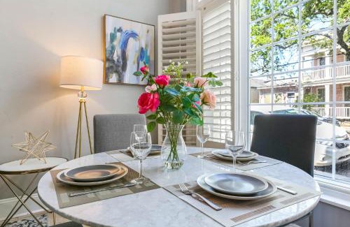 Faubourg Lafayette Apartment | Hosteeva Modern Condo Near Magazine St & Close to FQ