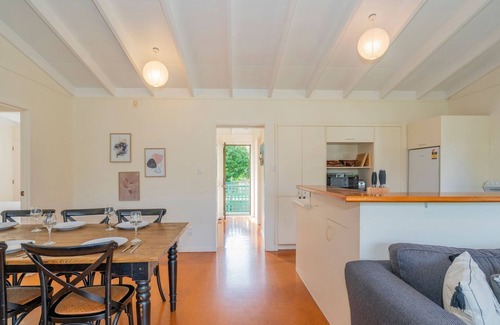 Cooks Beach House | Hosts on the Coast Cooks Crib