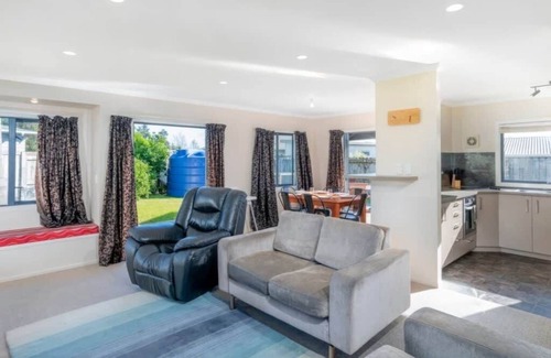 Cooks Beach House | Hosts on the Coast Seas the Day
