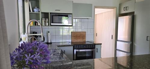 Whangamata House | Hosts on the Coast Treetops