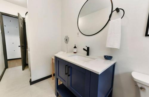 Lower Lawrenceville Apartment | HostWise Stays - Butler St, Lower Lawrenceville, Brand New!