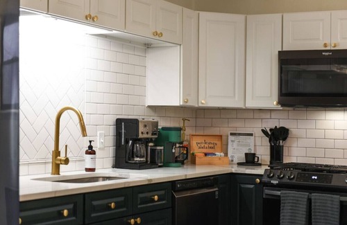 Central Northside House | ★ HostWise Stays ★ Elegant Mexican War Streets Home!