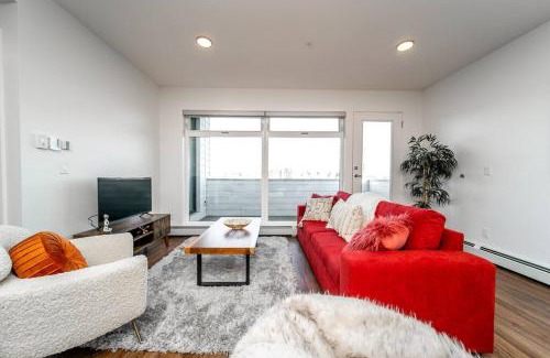 West Edmonton Apartment | Hot Arabaian NightsCornerPNHSEkingWifiU/G