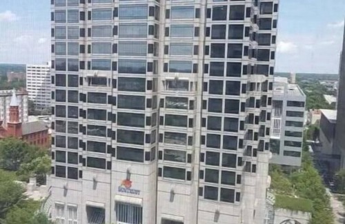 SoNo Condo | HOT LANTA Inner City Luxury Condo Decent and Comfy