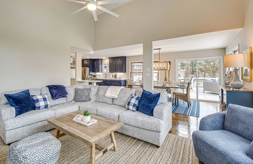 Rockwell House | Hot Springs Lakefront Home w/Dock & Water Views!
