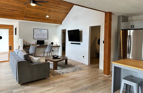 Pagosa Springs House | Hot Springs Promo plus Fall's Changing Colors! Bear's Cliff: Lake, Mountain Views, Pet-Friendly!