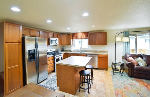 Central Colorado Springs House | Hot Tub-9 min to downtown-King Bed