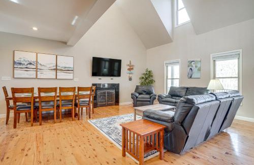 Windwood Coves House | Hot Tub and Amenity Access Lake Anna Retreat!