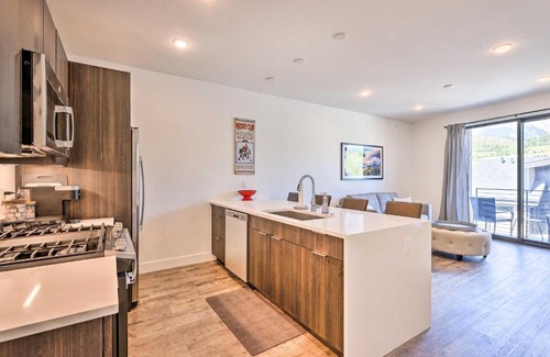 Willow Grove Apartment | Hot Tub and Balcony Riverfront Silverthorne Condo!