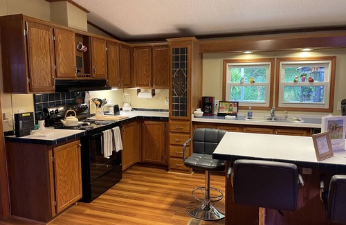 Rutherfordton House | Hot Tub and Country Home in the Middle of the Trees!