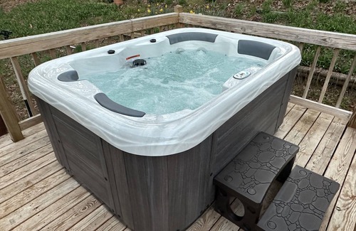 Rutherfordton House | Hot Tub and Country Home in the Middle of the Trees!