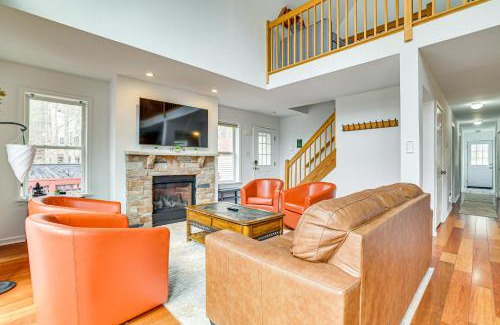 Pocono Lake House | Hot Tub and Decks Tree-Lined Retreat in Pocono Lake