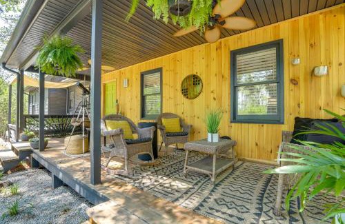 Lithonia House | Hot Tub and Hiking Trails Luxe Georgia Farm Retreat