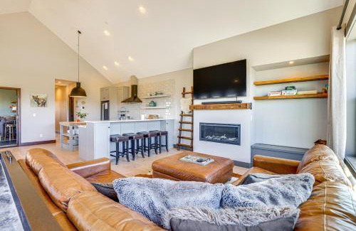 Grand Elk Ranch House | Hot Tub and Mtn Views Townhome in Granby!