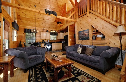 Caton Cabin | Hot tub and pool table- perfect 2 BR log cabin!
