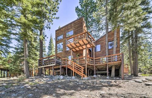 Truckee House | Hot Tub and Ski Shuttle Northstar Resort House
