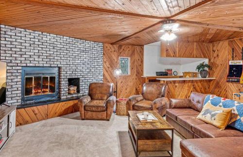 Coeur d'Alene House | Hot Tub and Spacious Backyard Close to Lake!