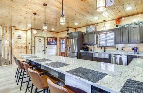Sevierville House | Hot Tub and Spectacular Views Sevierville Cabin