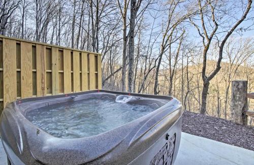 Bryson City House | Hot Tub and Views Charming Bryson City Cabin!