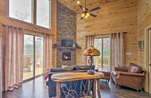 Bryson City House | Hot Tub and Views Charming Bryson City Cabin!