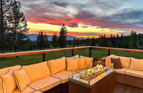 Eureka House | Hot Tub and Views Sunset Valley Retreat in Eureka