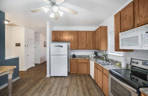 Walnut Creek House | Hot Tub|Arcade Games|Newly Renovated!