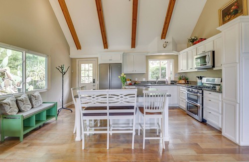Rainbow CDP Cottage | Hot Tub + Balcony: Rainbow Retreat Near Wineries!