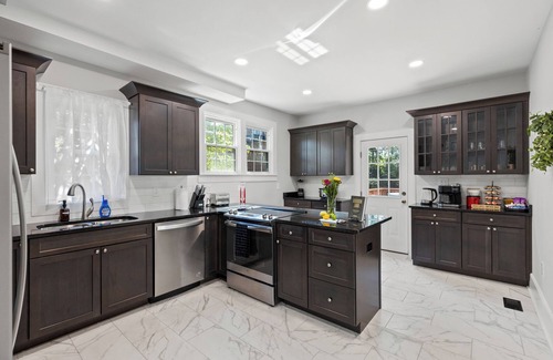 Frankfort House | Hot Tub, Beautifully Renovated Historic Home in the Heart of the Bourbon Trail