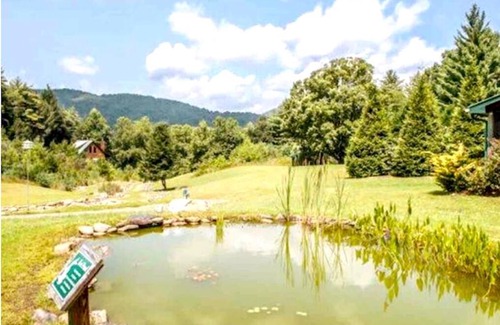 Suches House | HOT TUB-Book NOW! Sleeps 8-Toccoa River-GoneFishInn